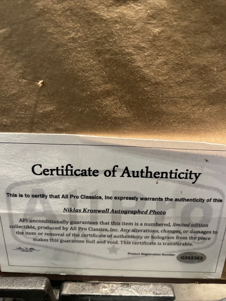 Exhibición fotográfica enmarcada firmada por Niklas Kronwall 2008 campeón de la Copa Stanley certificado de autenticidad Foto 2 de 2