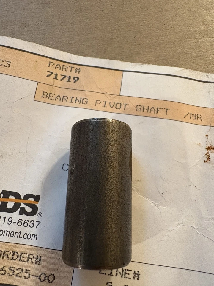 MANGUITO ESPACIADOR DE COJINETE ORIGINAL OEM NOS CORTACÉSPED DE MADERA 71719 PARA EJE DE PIVOTE [9075E+] Foto 3 de 4