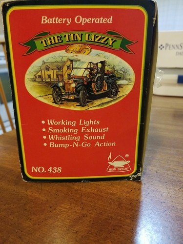 New Bright 1914 Model T "The Tin Lizzy" No 438 Battery Operated in Original Box - Picture 5 of 8