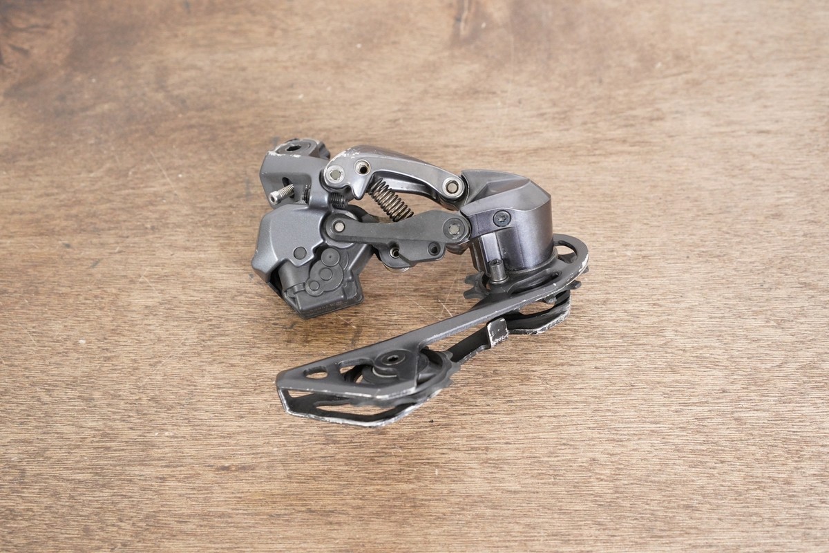 Shimano Ultegra R8070 Di2 11 Speed Electronic Hydraulic Disc