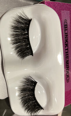 Luscious Lash With A Dramatic Flow