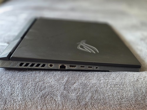 ASUS ROG Strix SCAR 18 | GeForce RTX 4090 |G834JY, QHD+ 240Hz, i9 13980HX, 32GB - Photo 7/7