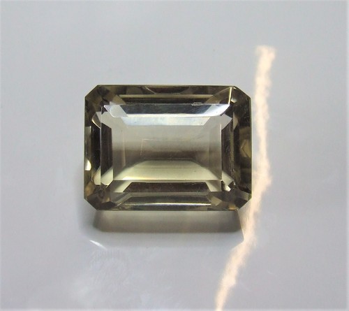 Large Citrine emerald cut gemstone..139.9 carat - Picture 4 of 11