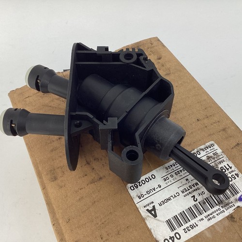 Ford Fiesta MK5 Fusion Clutch Master Cylinder Fits Mazda 2 Genuine
