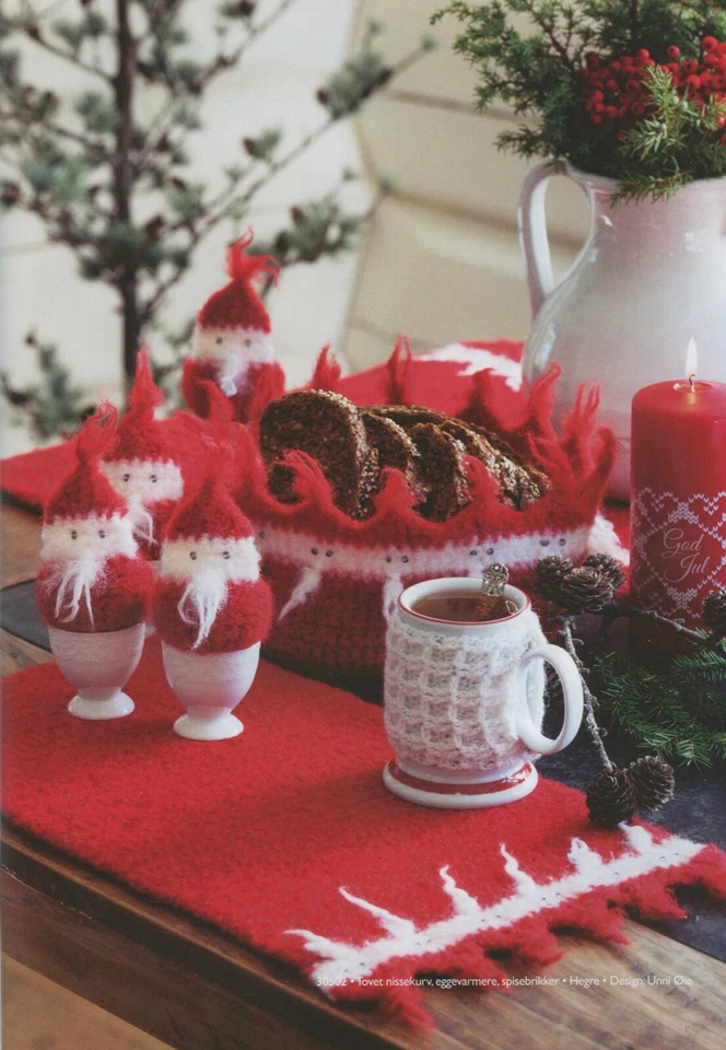 Julestrikk - Dalegarn Nr. 305 - Dale of Norway Christmas Knitting Pattern Book - Image 3 of 4