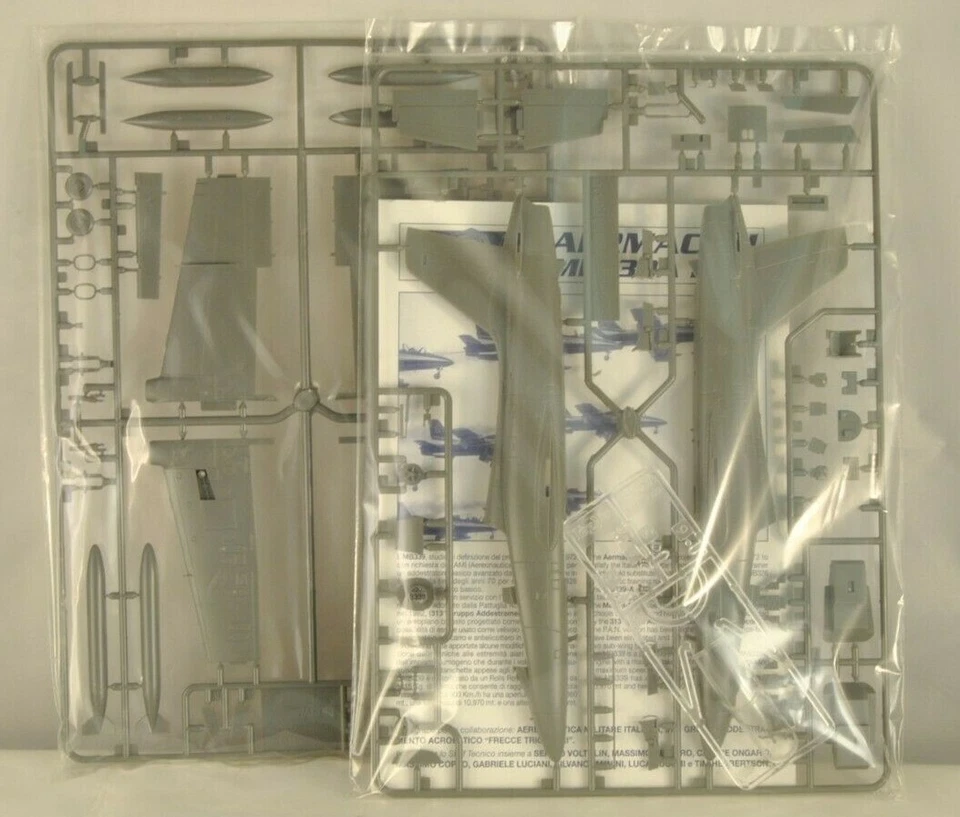 FREMS 0198/FC Aereo modello militare AERMACCHI MB 339A PAN kit montaggio 1:48 - Immagine 2 di 3