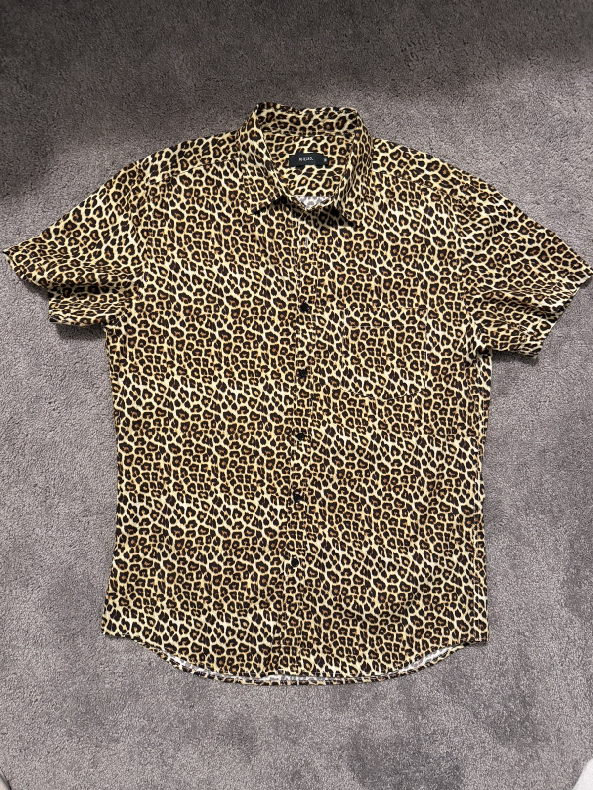 Cheetah Animal Print Short Sleeve Button Up Shirt - Collared - Rarely Worn