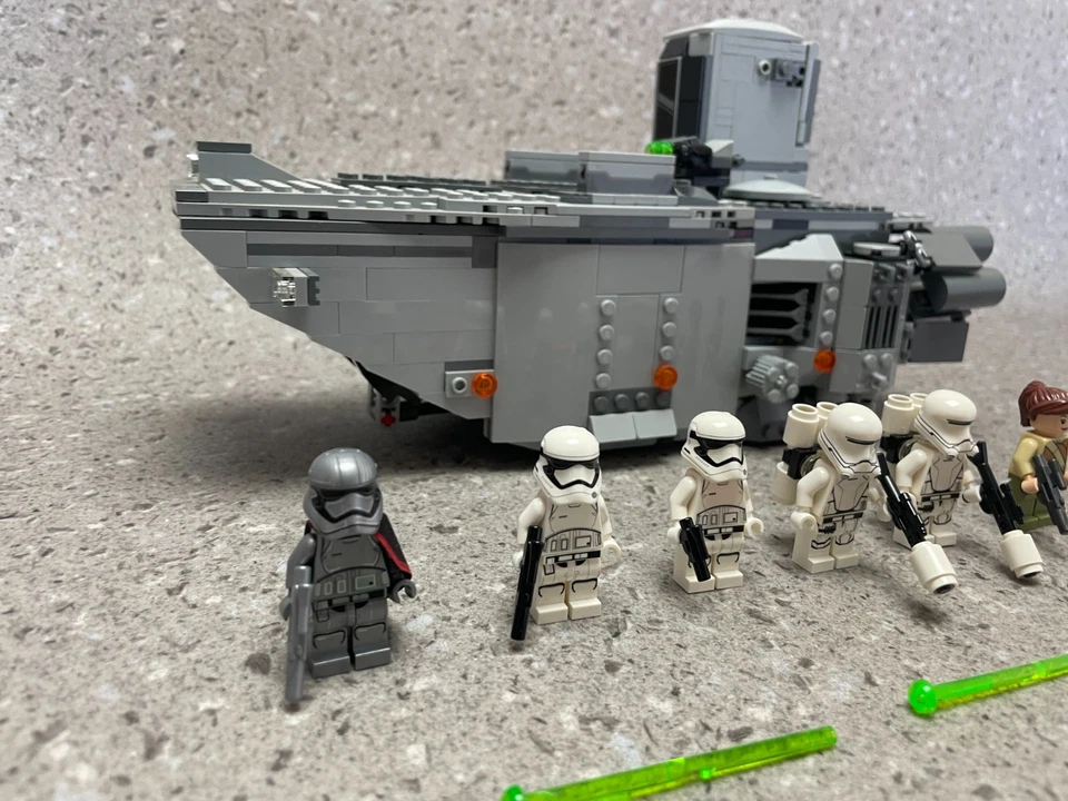 LEGO® Star Wars 75103 First Order Transporter - Bild 3 von 4