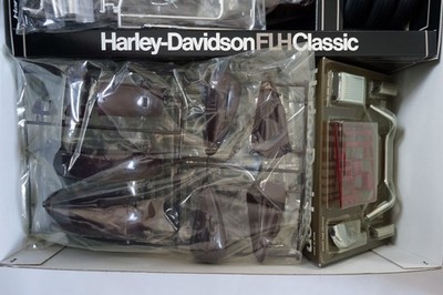 TAMIYA 1/6 Harley-Davidson FLH Classic with Sidecar #16018 *damage