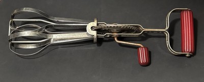 Vintage Red Ribbed Bakelite Handle Egg Beater/Mixer Hand Crank Off Grid Androck