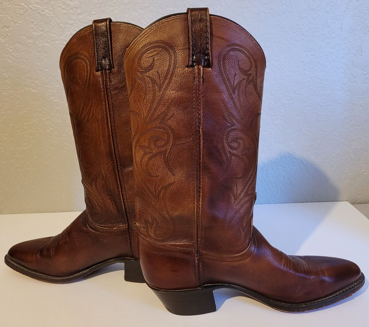 VINTAGE DAN POST MEN'S WESTERN LEATHER BOOTS, MADE IN USA VINTAGE DAN POST MEN'S WESTERN LEATHER BOOTS, MADE IN USA