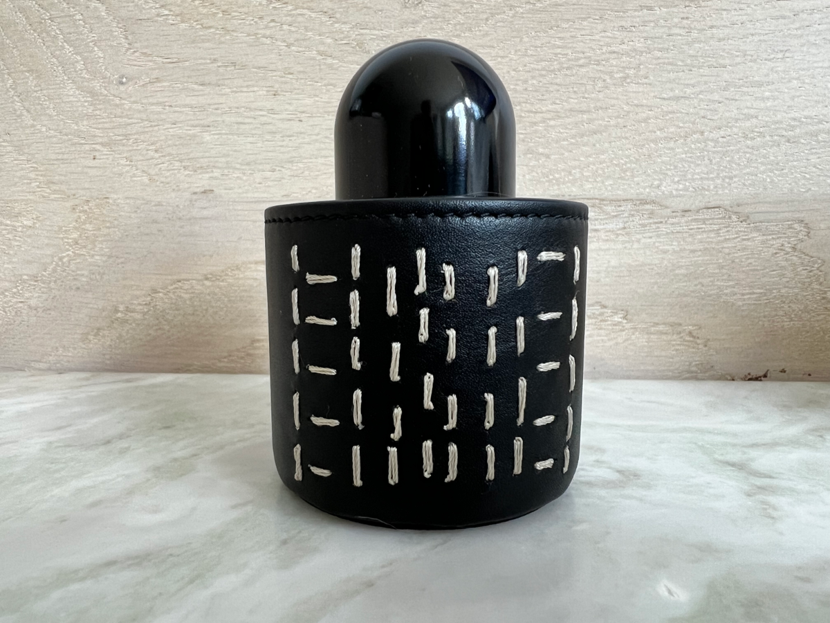 BYREDO CASABLANCA LILY EXTRAIT 50ml + Kantha Leather Perfume BYREDO CASABLANCA LILY EXTRAIT 50ml + Kantha Leather Perfume