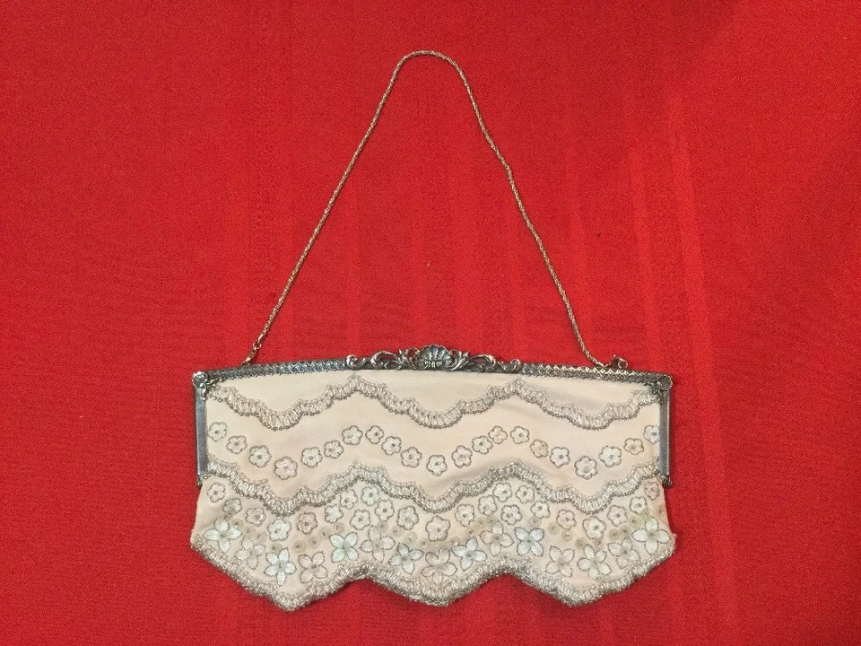 Badgley Mischka 晚礼服银色串珠皮革围攻   — 第 2/4 张图片