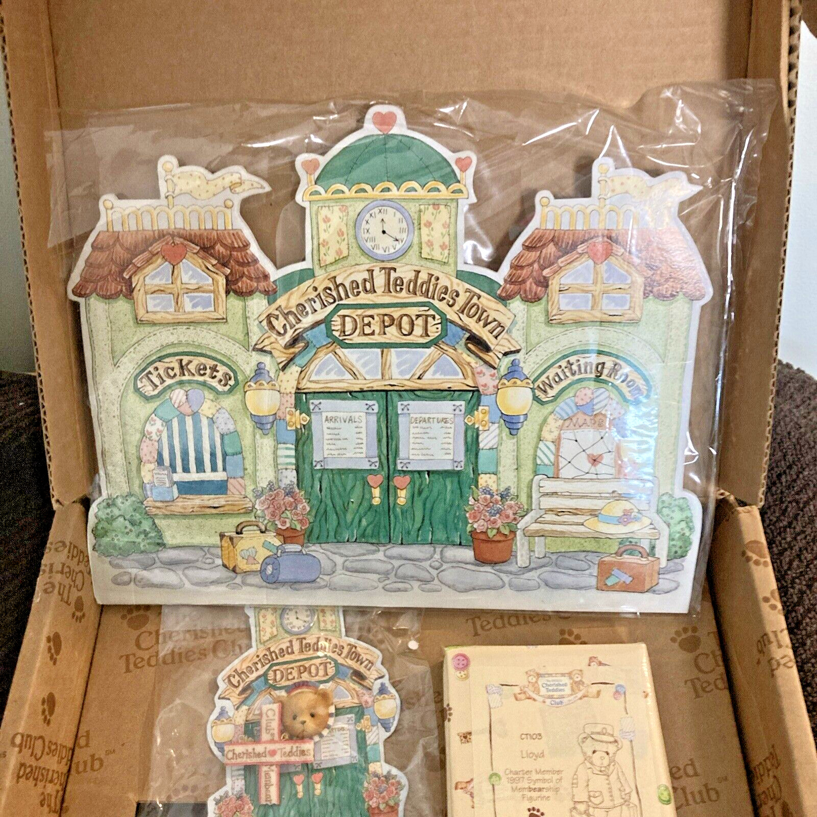 Cherished Teddies 1997 Membearship kit W/figurine “Lloyd”