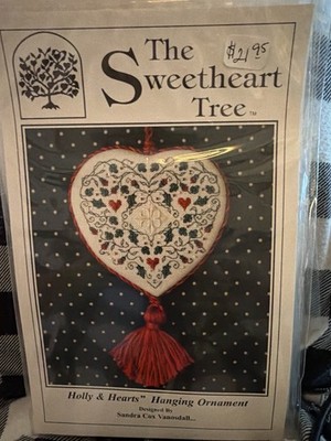 Sweetheart Tree Holly & Hearts Complete Kit 32ct Linen Beads 2010 
