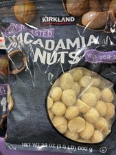 Kirkland Signature Dry Roasted Macadamia Nuts with Sea Salt Whole 680g