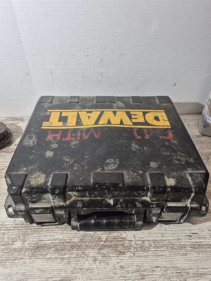 DeWalt D25313  SDS Hammer Drill Kit with Case - Image 3 of 3