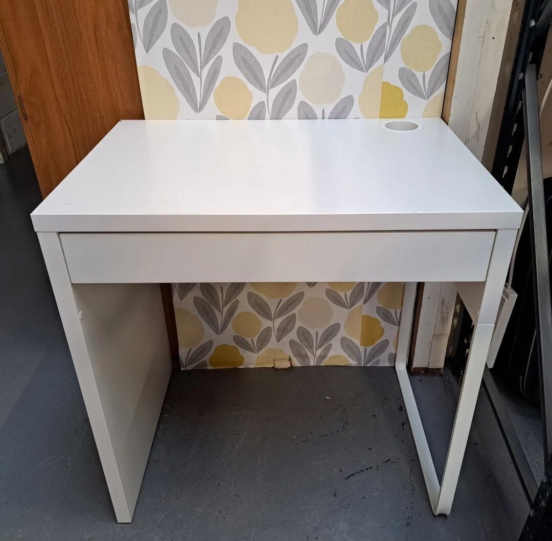 Ikea MICKE Desk, white 28 3/4x19 5/8 