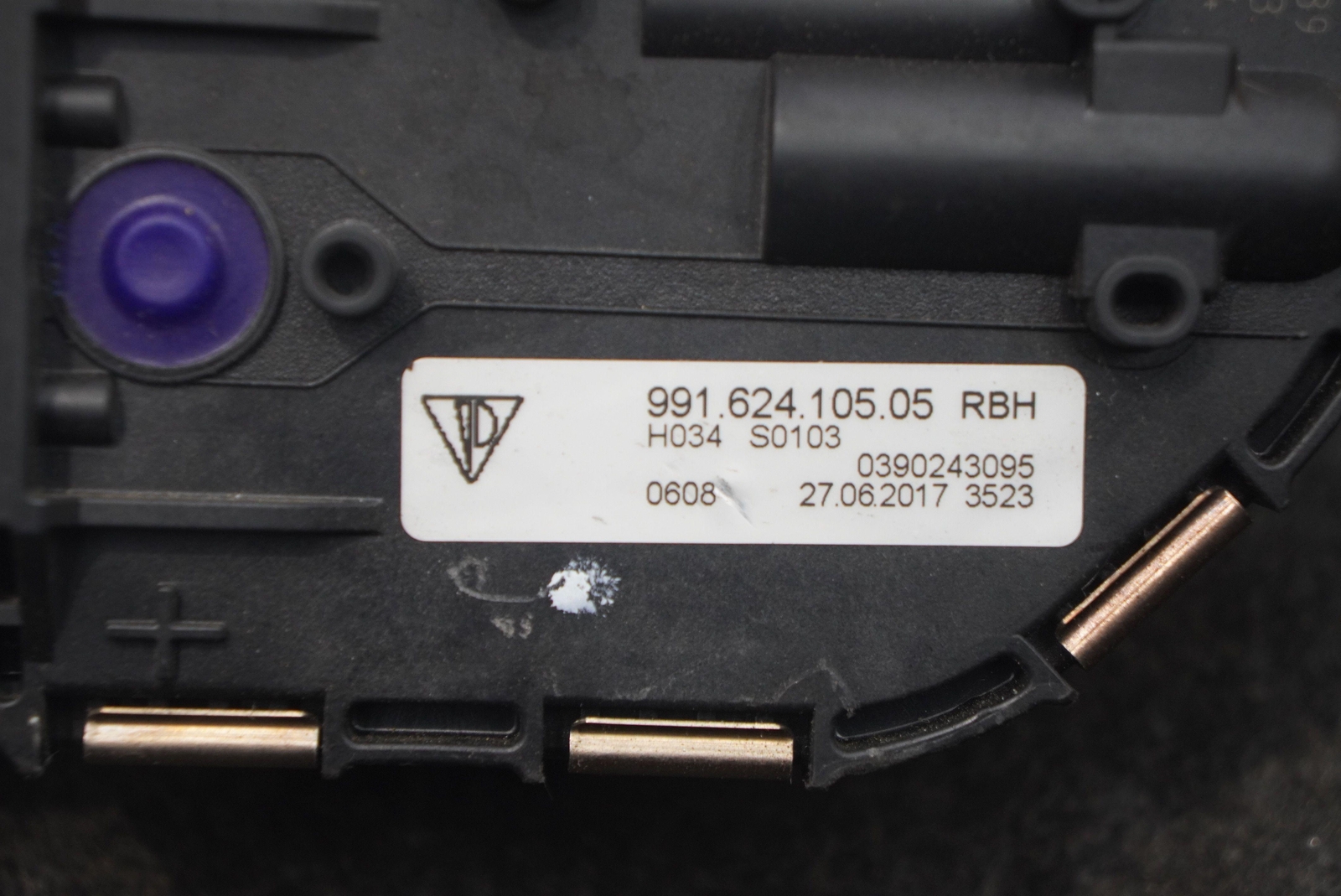 Porsche 911 GT3 2018 Front Windshield wiper motor