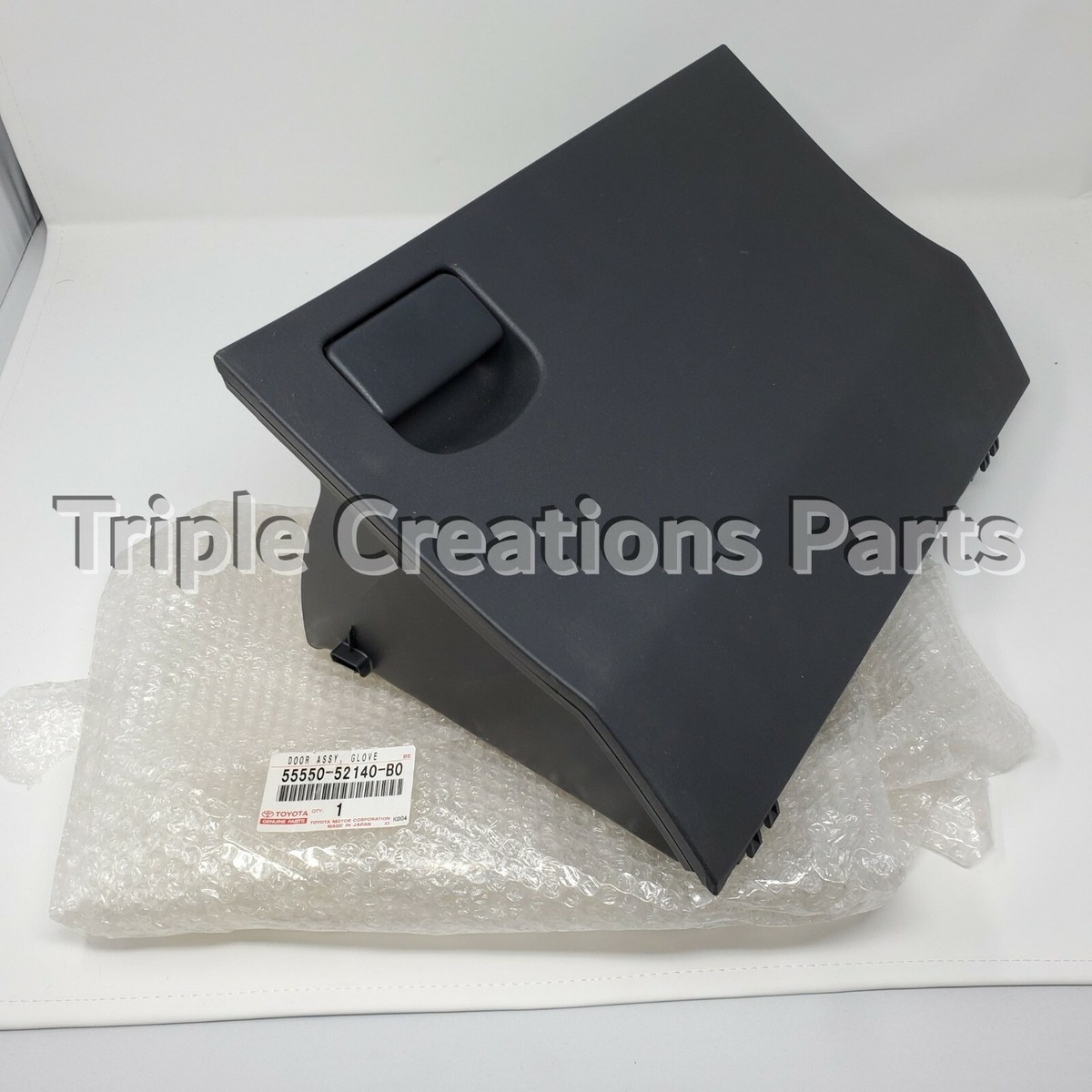 Toyota Genuine 55550-52140-B0 Door Assy Glove Compartment OEM