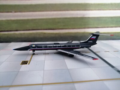 Russische Marine Tupolew Tu-134UBL RF12037 1/400 von Panda Models. BRANDNEU