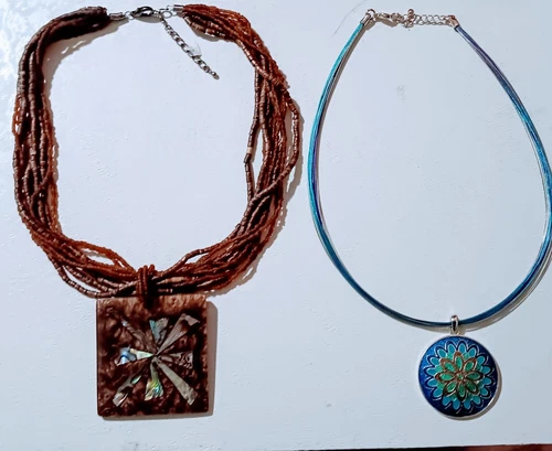 VETEMENTS Collane bigiotteria. set di due