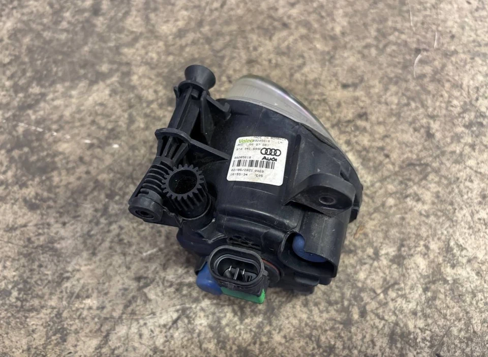 Faro antiniebla izquierdo AUDI A4 B8 8K A5 8T 8T0941699E NSW luz VALEO Foto 3 de 4