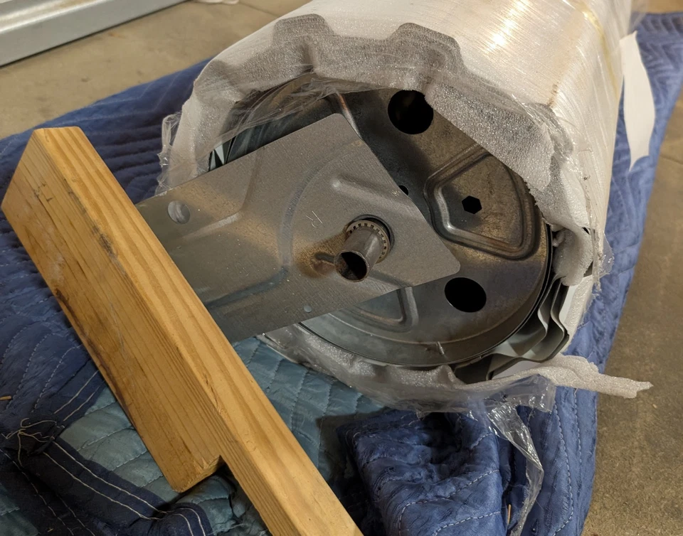 Painel de porta de armazenamento de garagem 4x7 seção metal branco USADO - Compatível com abertura de 4' x 7' - Imagem 3 de 4