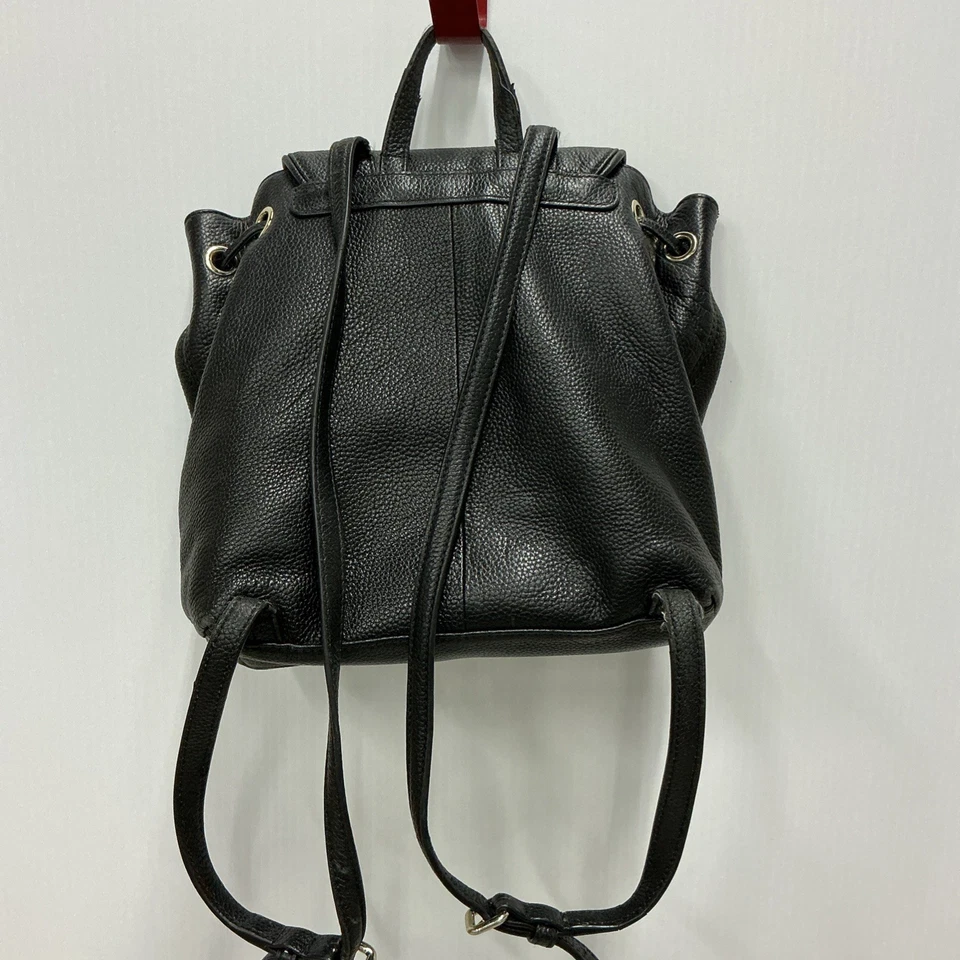 Mochila ajustable Kate Spade de cuero granulado negro Foto 4 de 4