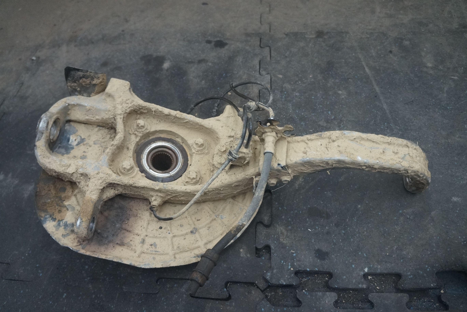 Front Suspension Right Spindle Knuckle Hub Awd 670004762 Oem Maserati Ghibli 15