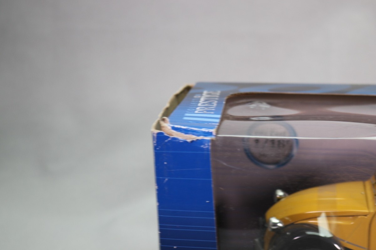 Solido Prestige 1/18 – Citroën 2CV Charleston 1982 – Jaune Et Noir – Collection