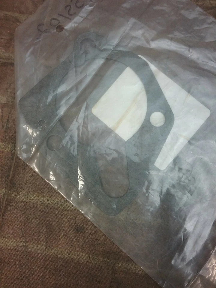 Fuel Injection Throttle Body Mounting Gasket ROL CM55102 - Image 2 of 2