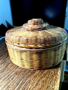 Lidded Wicker Sewing Basket 