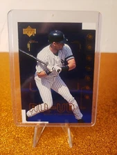 Derek Jeter 2000 Upper Deck AUT New York Baseball Card #526