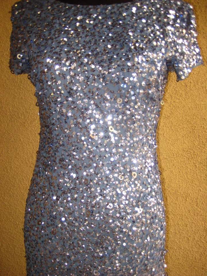 Adrianna Papell blue/gray sequins short sleeve bateau neck train lined gown 6P - Image 3 of 4