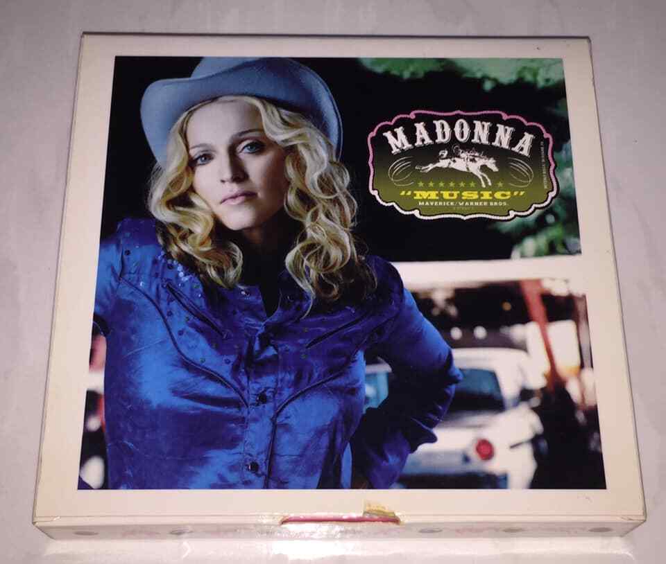 MADONNA パンフレット Madonna 2000 Music Taiwan Limited Edition Deluxe Box CD +