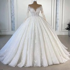 Elegant V-neck Long Sleeved Wedding Dress with Lace Pearl A-line Bridal Gown