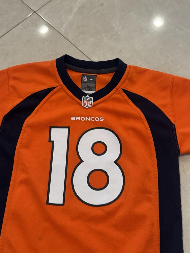 Camiseta Nike On Field Denver Broncos Peyton Manning #18 NFL (talla grande para niños pequeños) Foto 4 de 4
