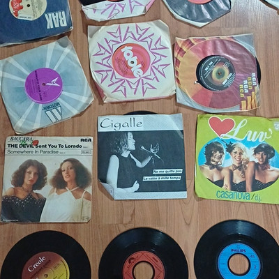 15 Vinyl Single Schallplatten 7'' - ABBA, Luv' Casanova usw... siehe Bilder