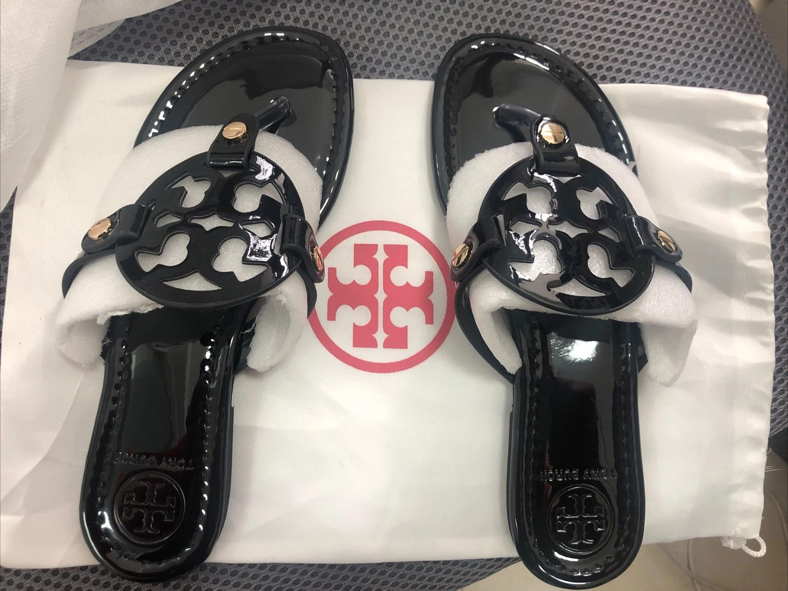 Tory Burch Miller Black Patent Leather Sandals 39/us 8
Opens in a new window or tab