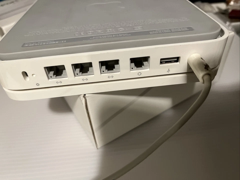 Apple Airport Extreme Base Station Router, A1408, Powers On, Not Fully Tested - Image 4 of 4