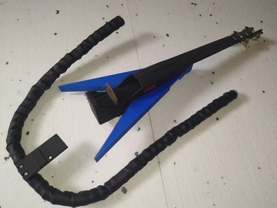 MAKOWSKI Flying-V-iolin composite electric violin with support, made in Poland