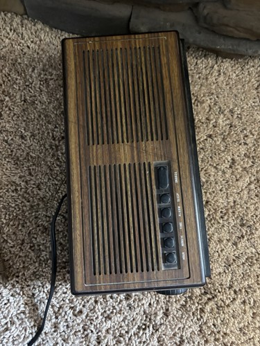 Vintage Wood Grain Electric Clock Radio Works Tested - Picture 6 of 10