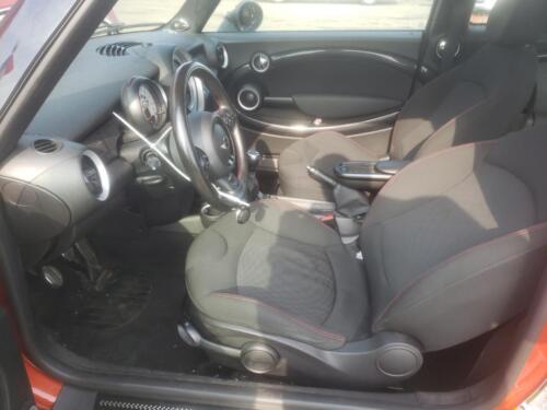 Used Front Lower Center Console fits: 2013 Mini Clubman floor w/o navigation w/a - Picture 8 of 21