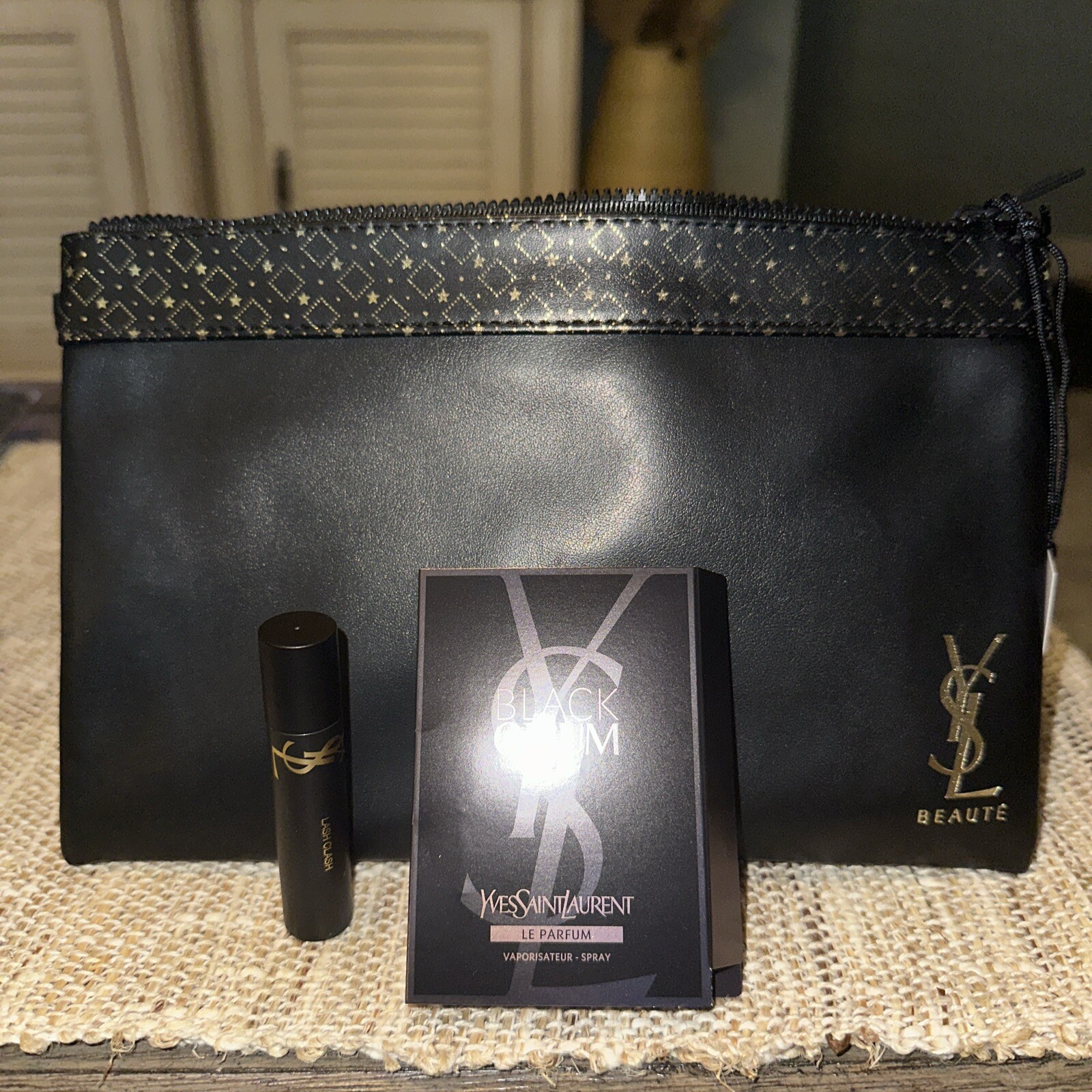 SAINT LAURENT YSL beauty polsino frizione della collezione Beaute campione di oppio ciglia……