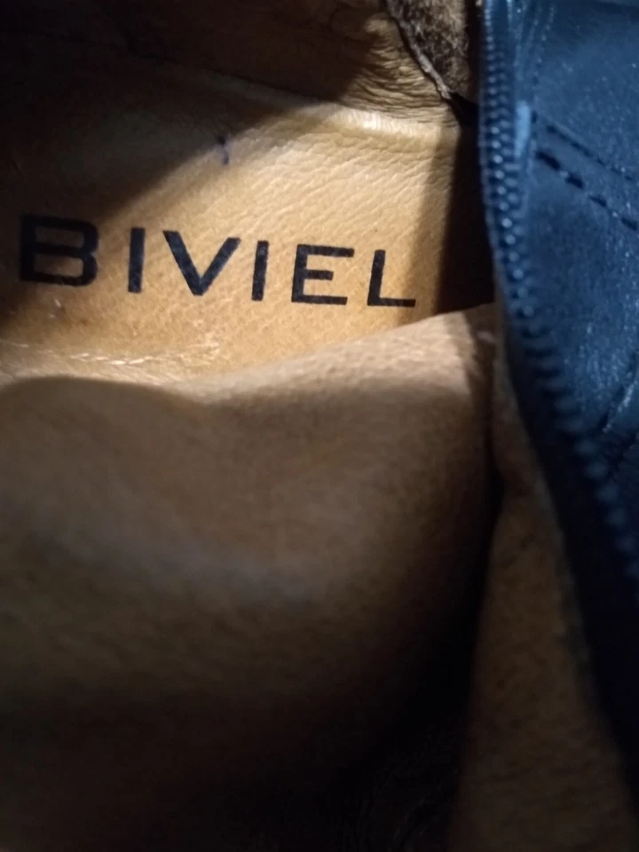 Botas de couro preto da Biviel tamanho 37 - Imagem 2 de 4