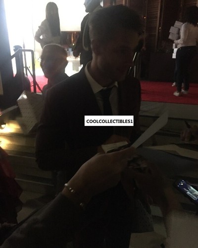 JUSTIN HARTLEY di TRACKER DI PERSONA FIRMATA 8X10 FOTO A COLORI 1 C0A "PROVA" - Foto 4 di 5