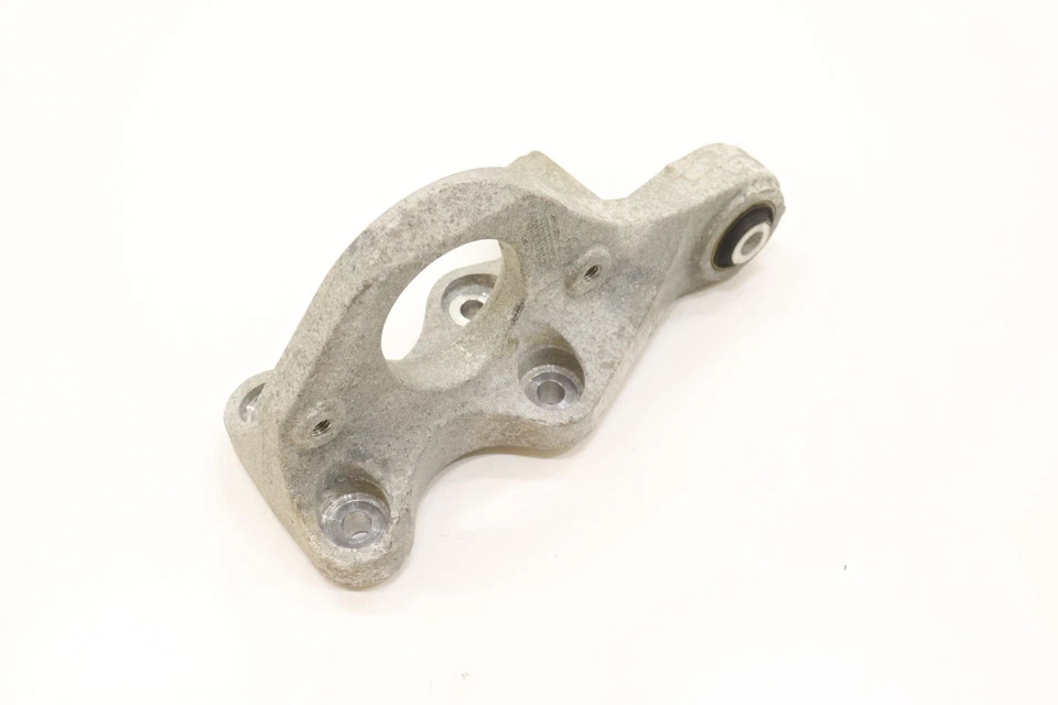 Volvo S90 2017-2022 eje delantero derecho soporte de cojinete OEM Foto 2 de 4