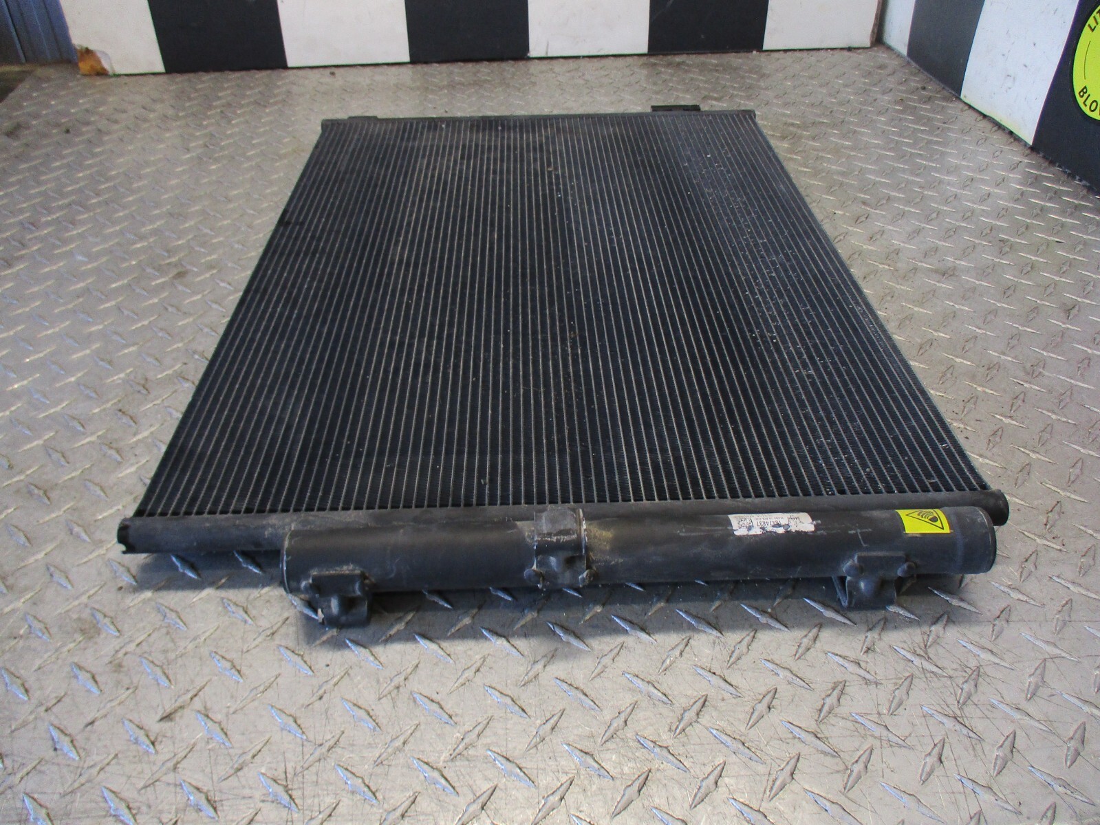 14-17 2017 Maserati Ghibli  16474837 A/C  CONDENSOR RADIATOR COOLER