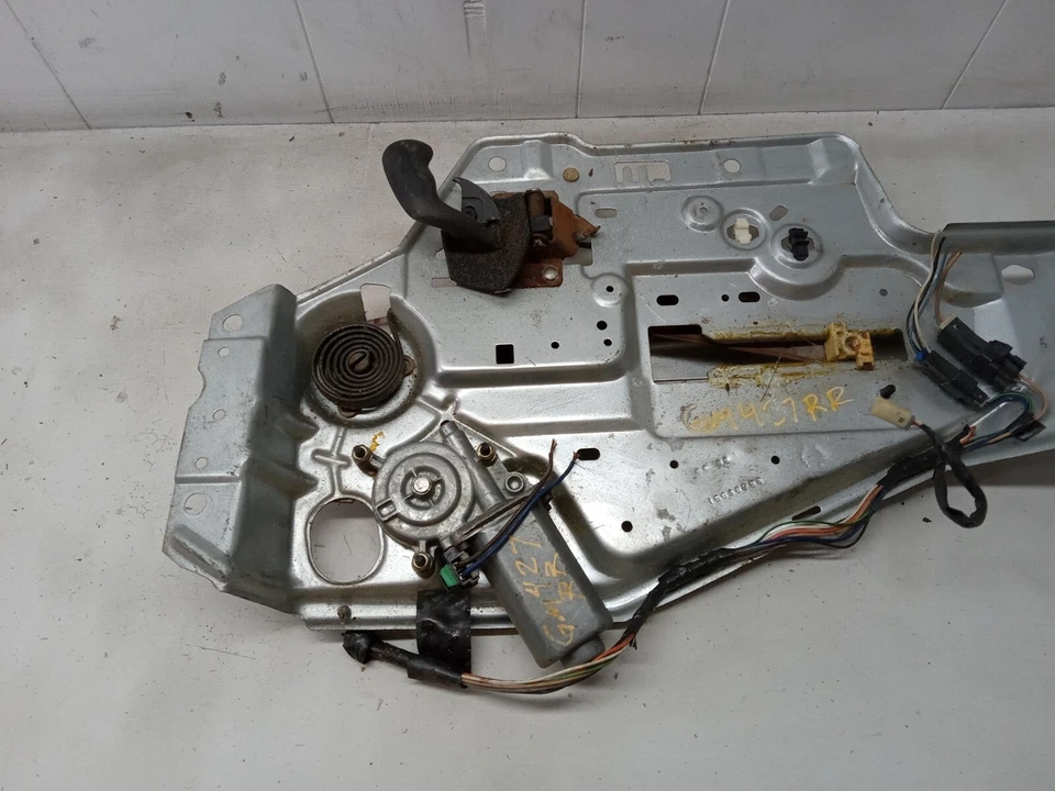 92-96 PONTIAC BONNEVILLE ЗАДНИЙ ПРАВЫЙ БОКОВОЙ СТЕКЛОПОДЪЕМНИК С ДВИГАТЕЛЕМ OEM, 135-01741 - Изображение 2 из 4